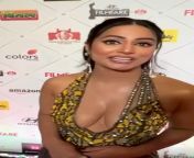 Hina Khan showing her super sexy boobs. (Full HD) from kit indian yak xxx hd plus actress hina khan sa aunty