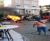 Man dressed in grim reaper suit lits himself in fire and shouts Allahu Akbar in Istanbul from dzikir akbar